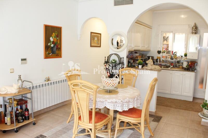 2 bedroom Townhouse for sale