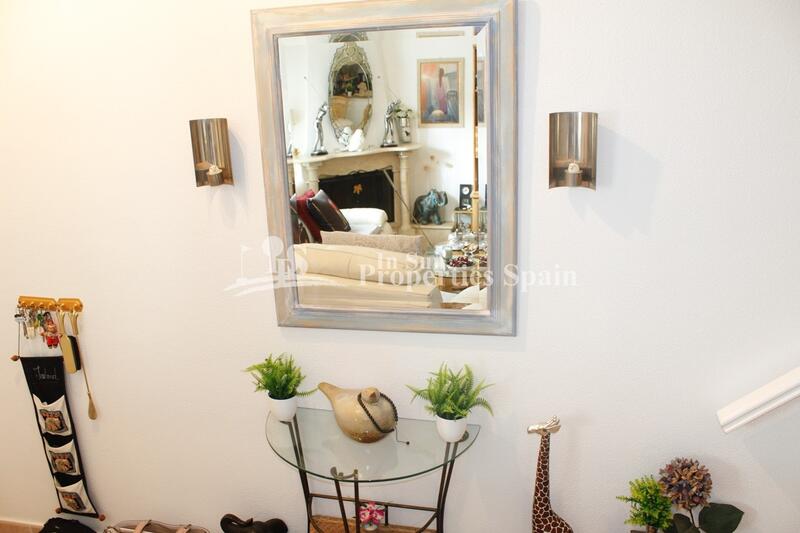 2 bedroom Townhouse for sale