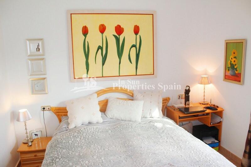 2 bedroom Townhouse for sale