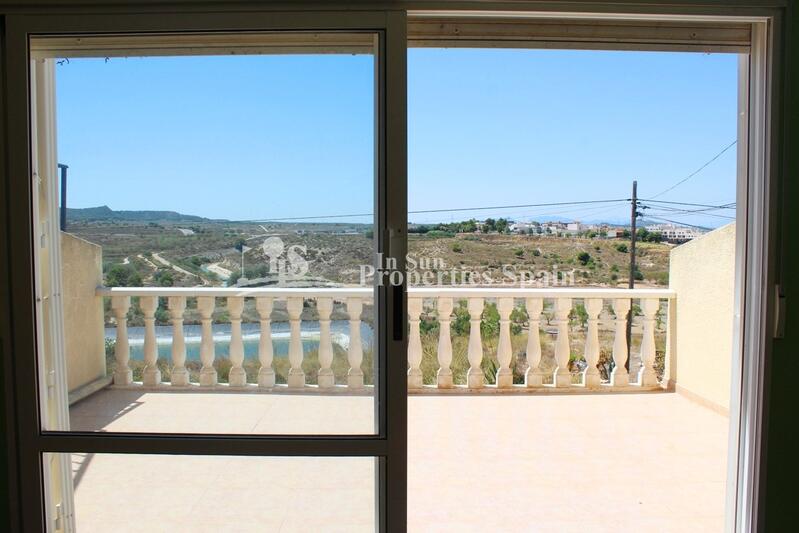 2 bedroom Townhouse for sale