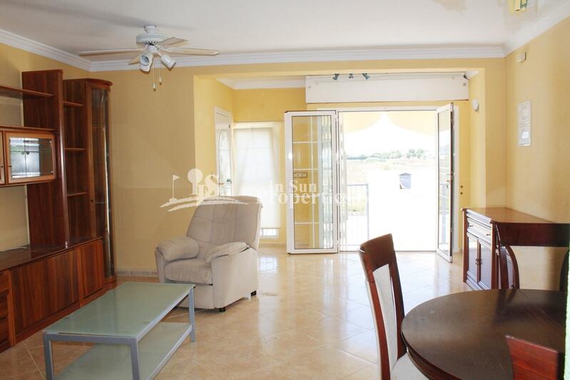 2 bedroom Townhouse for sale