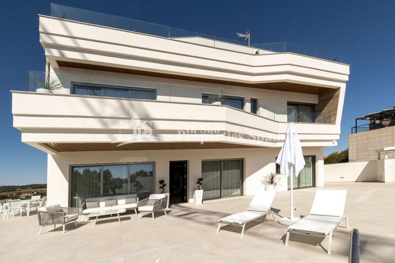 4 bedroom Villa for sale