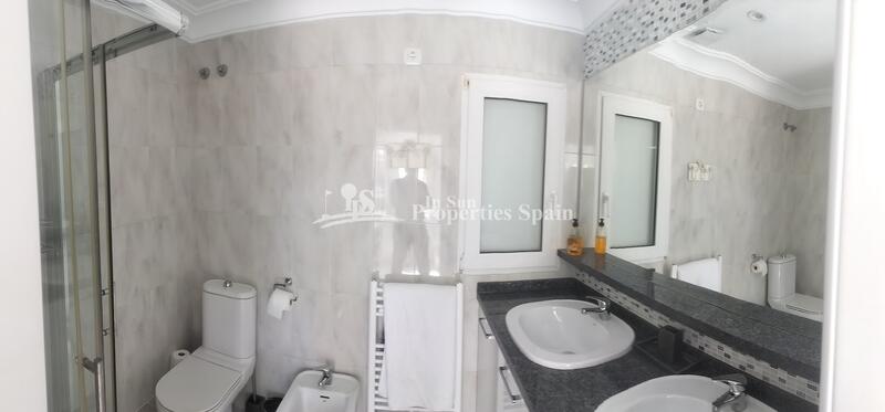 5 bedroom Villa for sale