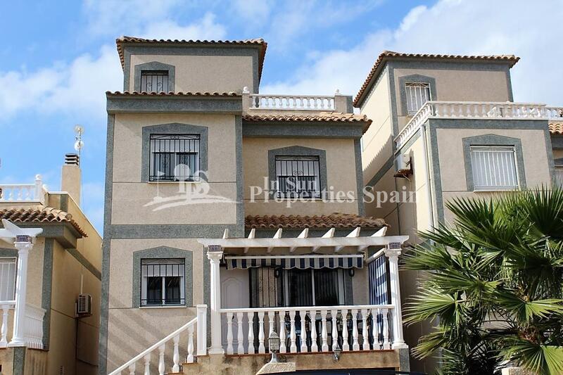 Villa en venta en Orihuela Costa, Alicante
