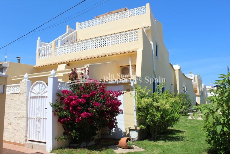4 bedroom Townhouse for sale