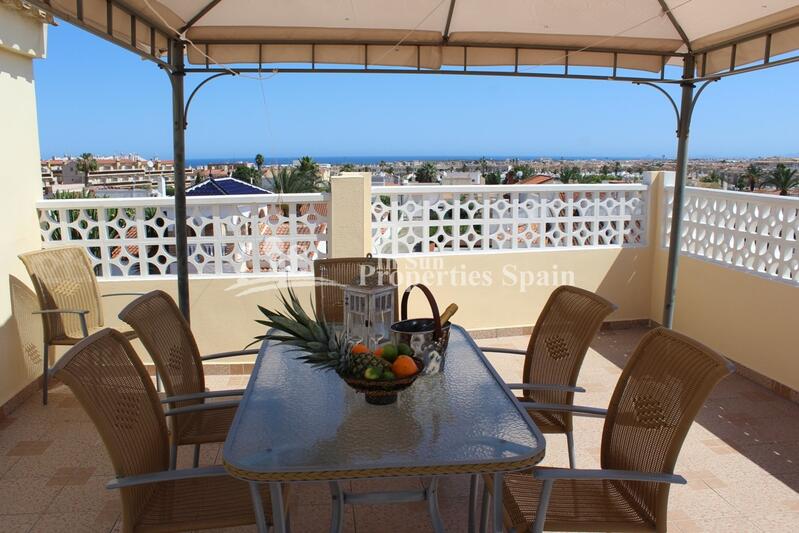 4 bedroom Townhouse for sale