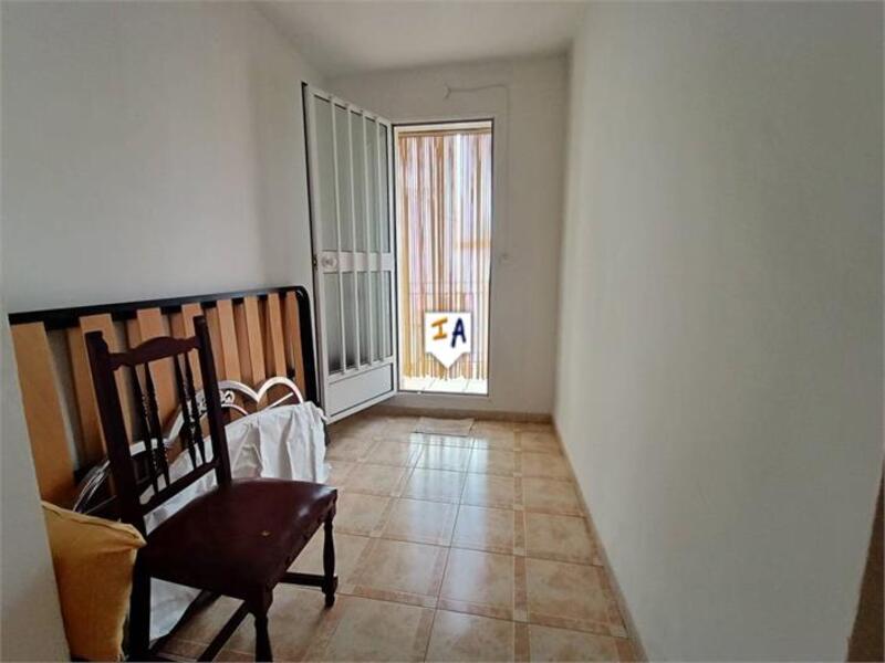 4 bedroom Townhouse for sale