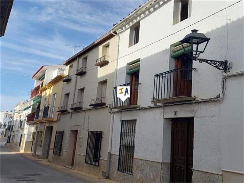 Townhouse for sale in Carcabuey, Córdoba