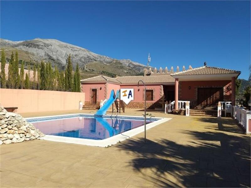 Landsted til salg i Sedella, Málaga