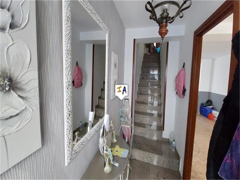 4 slaapkamer Gezinswoning Te koop