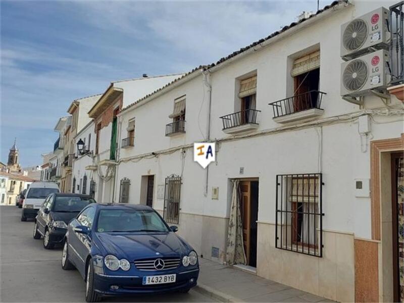 Townhouse for sale in Carcabuey, Córdoba