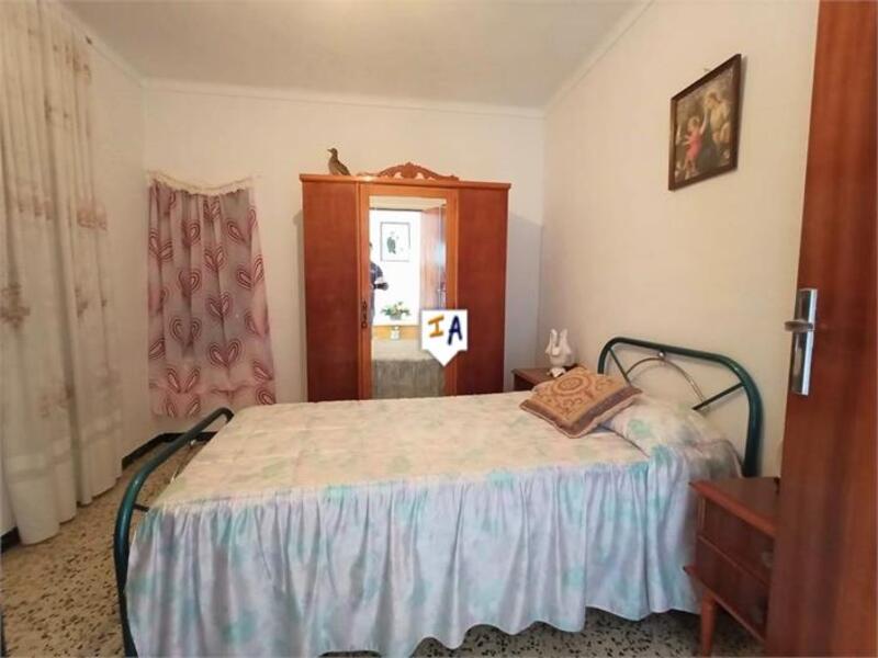 5 bedroom Townhouse for sale