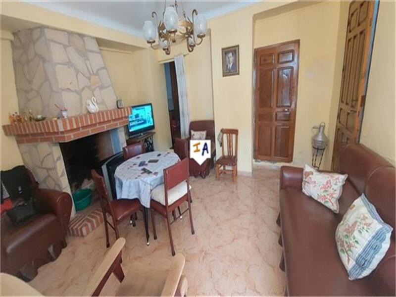 4 bedroom Townhouse for sale