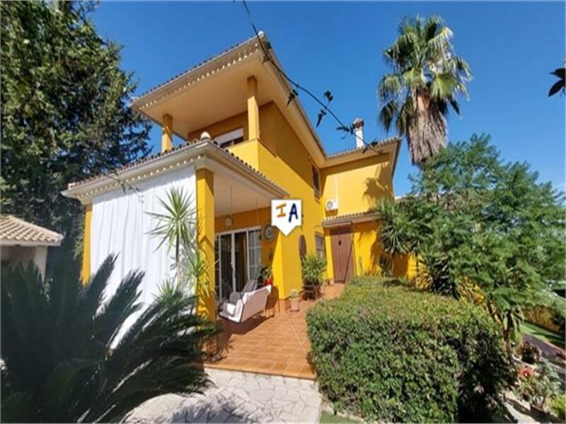 Villa for sale in Rute, Córdoba