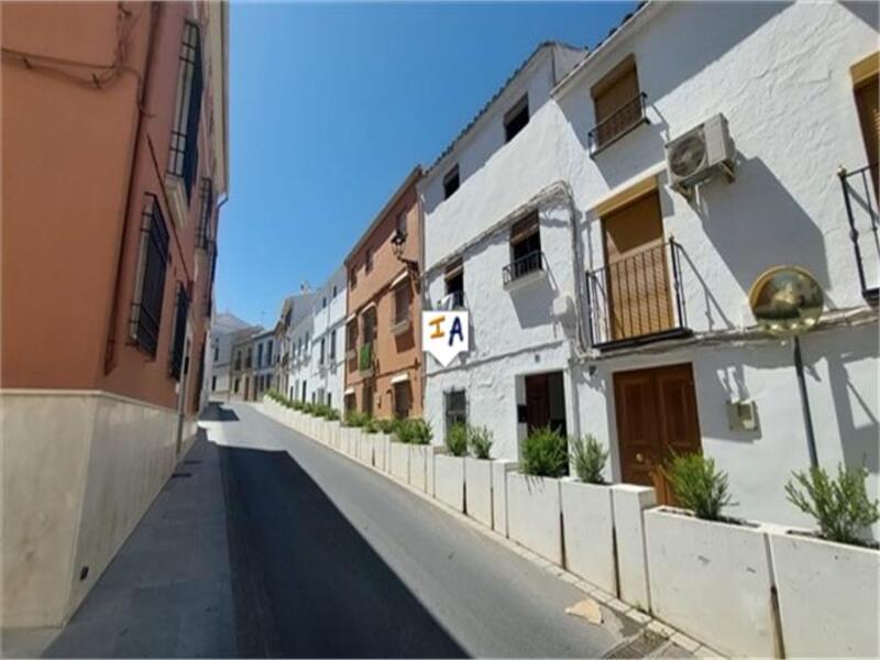 Townhouse for sale in Carcabuey, Córdoba