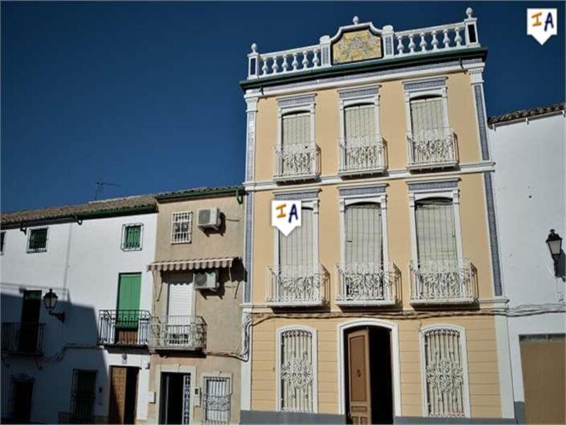Townhouse for sale in Villardompardo, Jaén