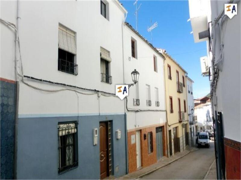 Townhouse for sale in Valdepeñas de Jaen, Jaén