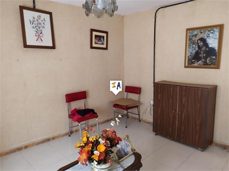 6 bedroom Townhouse for sale