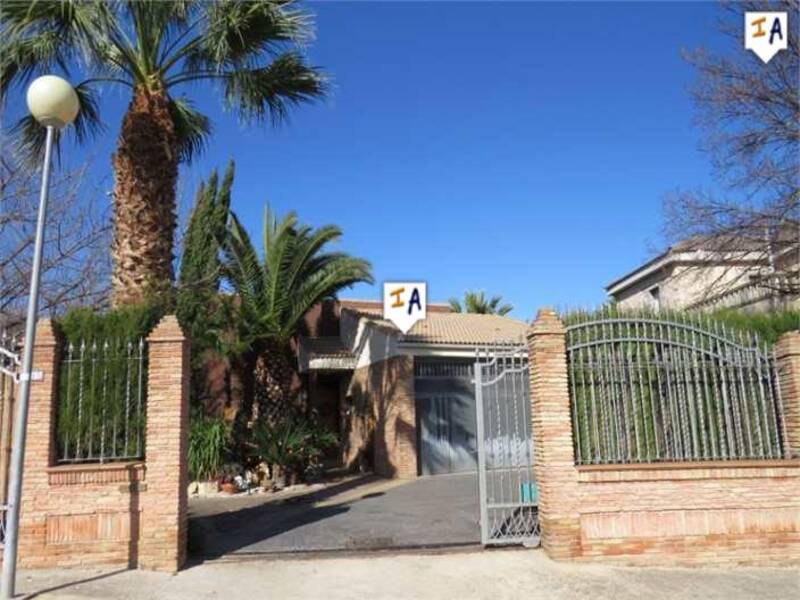 Country House for sale in Jaén, Jaén