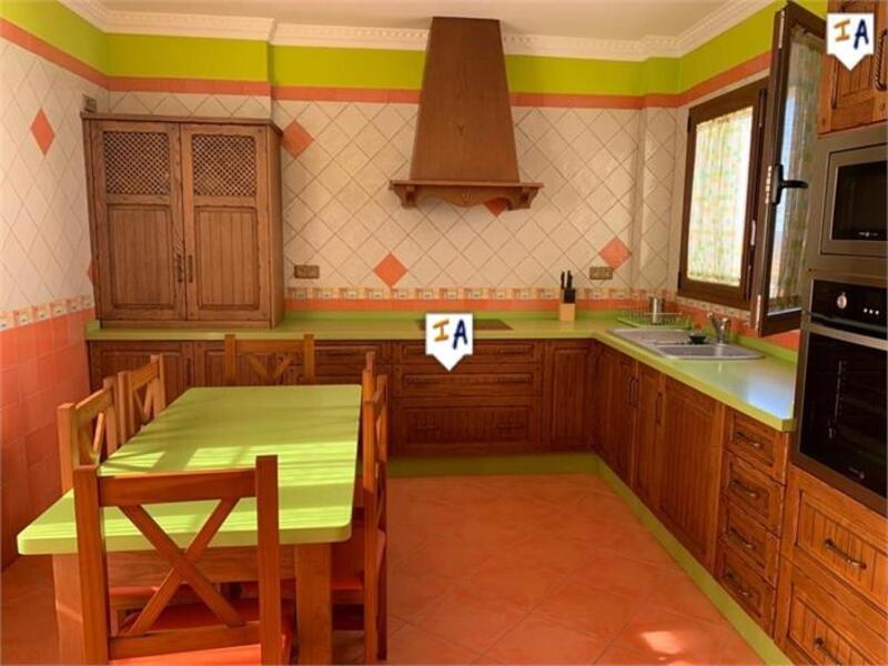 6 slaapkamer Gezinswoning Te koop