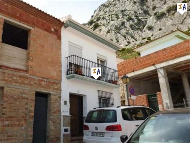 Townhouse for sale in Valle de Abdalajis, Málaga