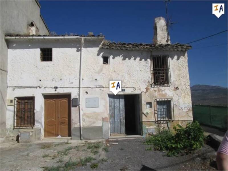 Rekkehus til salgs i Castillo de Locubin, Jaén
