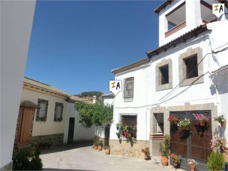 Townhouse for sale in Frailes, Jaén