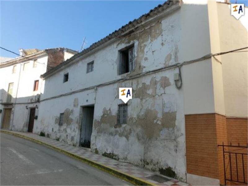 Townhouse for sale in Castillo de Locubin, Jaén