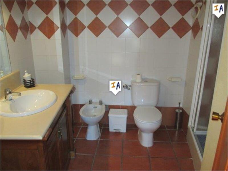 4 Schlafzimmer Stadthaus zu verkaufen