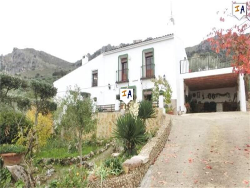 Country House for sale in Carcabuey, Córdoba