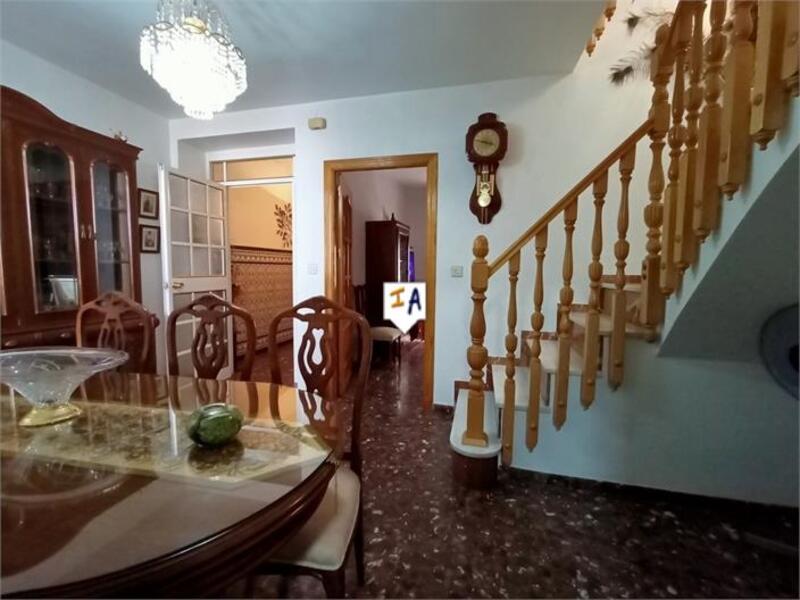 5 bedroom Townhouse for sale