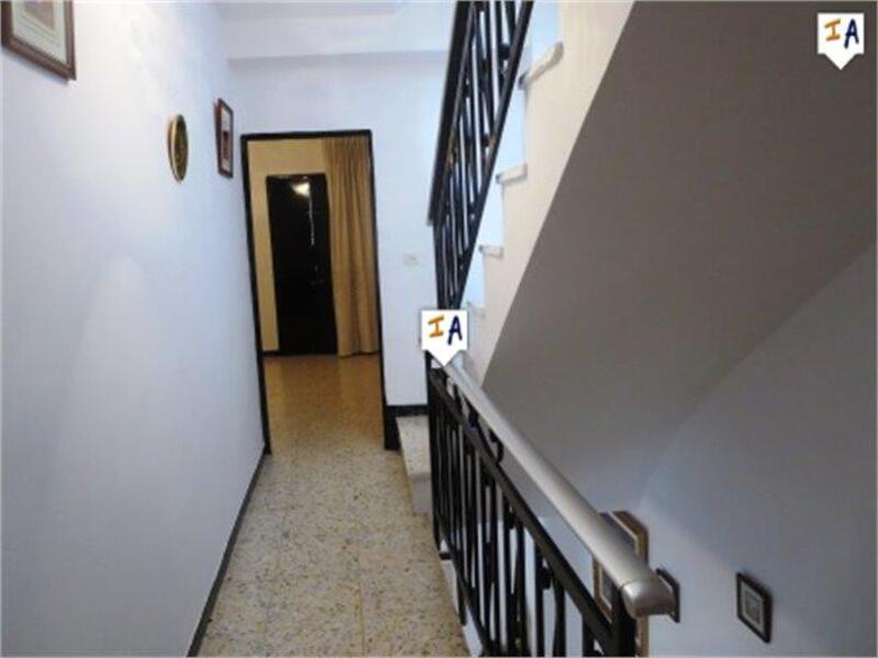 7 bedroom Townhouse for sale