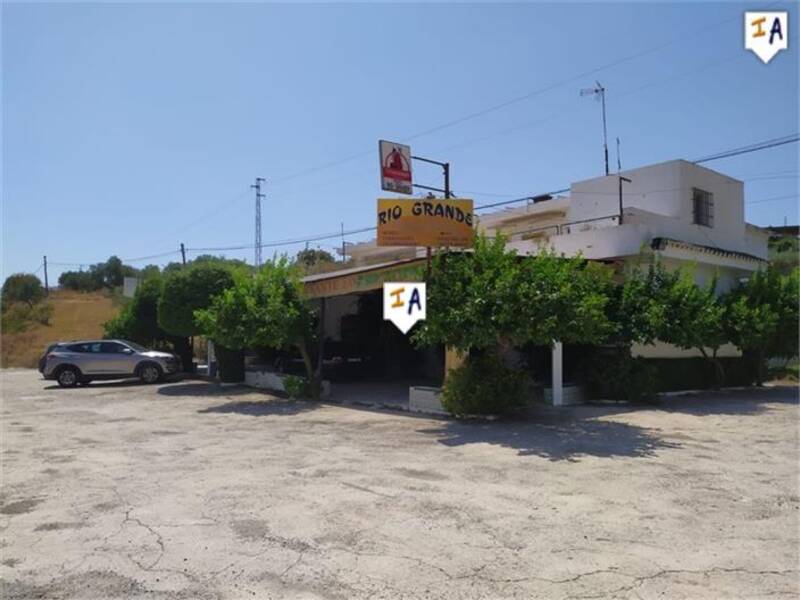 Commercial Property for sale in Guaro (Periana), Málaga