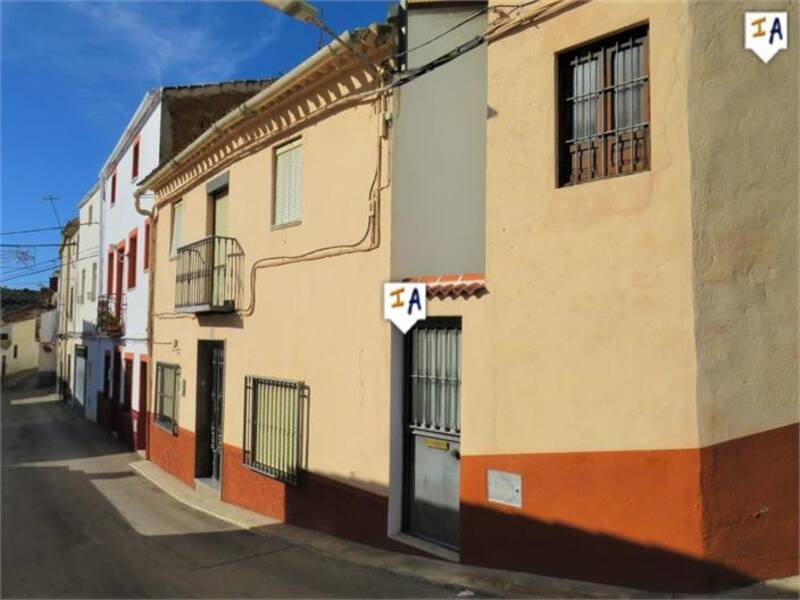 Gezinswoning Te koop in Fuensanta de Martos, Jaén