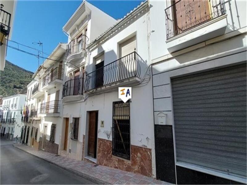 Townhouse for sale in Algarinejo, Granada
