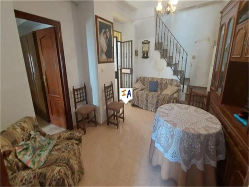 4 bedroom Townhouse for sale