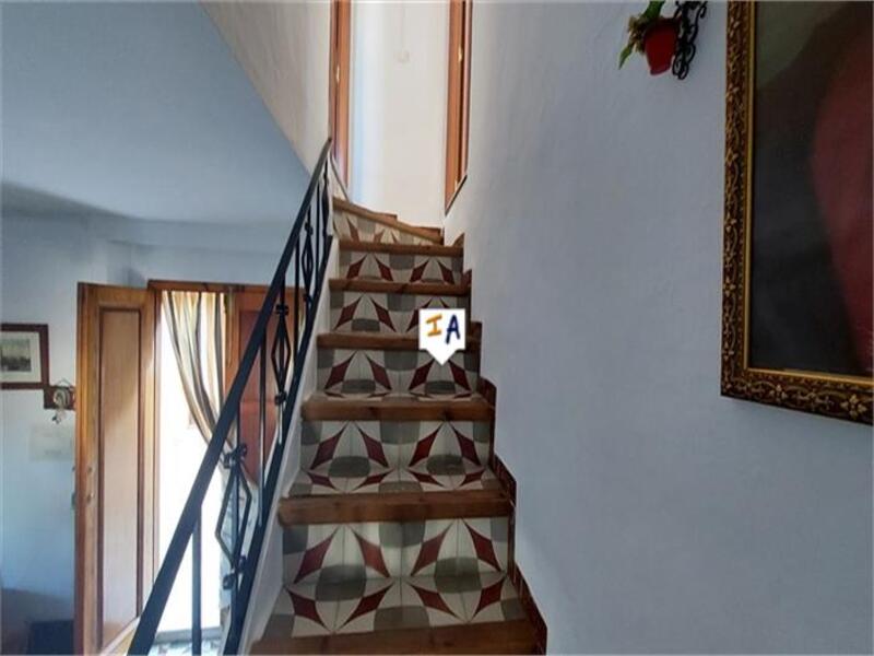 4 bedroom Townhouse for sale