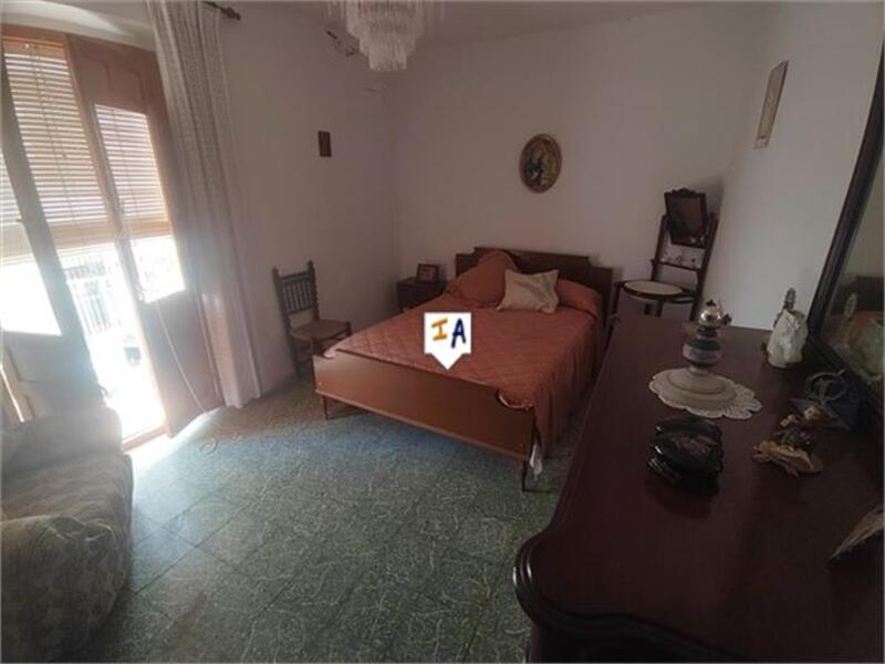 4 slaapkamer Gezinswoning Te koop