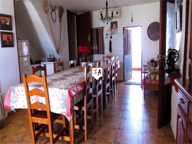 6 slaapkamer Gezinswoning Te koop