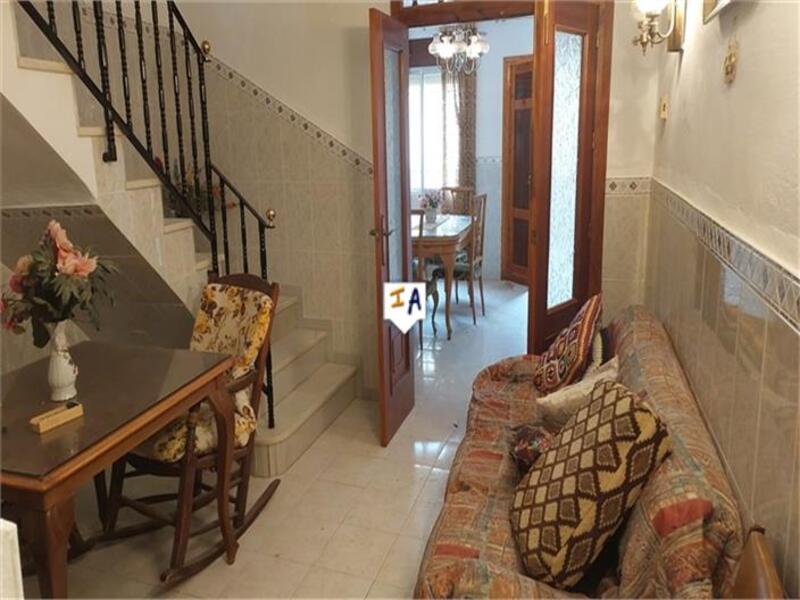 4 bedroom Townhouse for sale