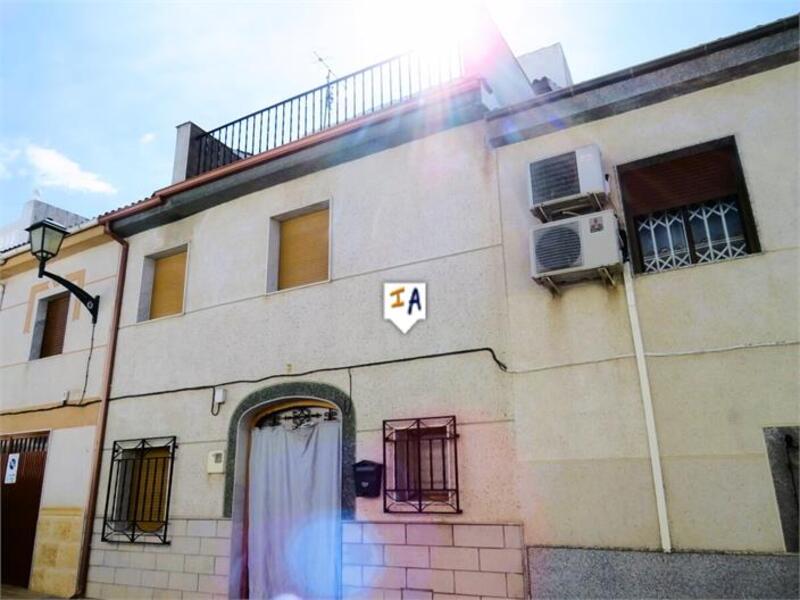 Townhouse for sale in Alcaudete, Jaén