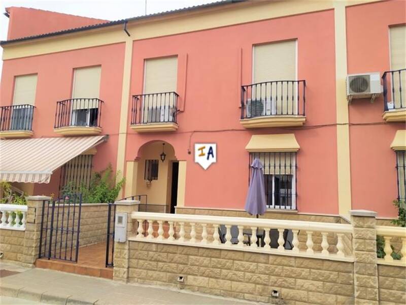 Townhouse for sale in Rute, Córdoba