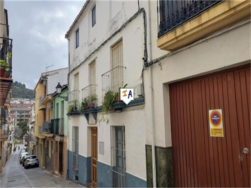 Gezinswoning Te koop in Alcala la Real, Jaén