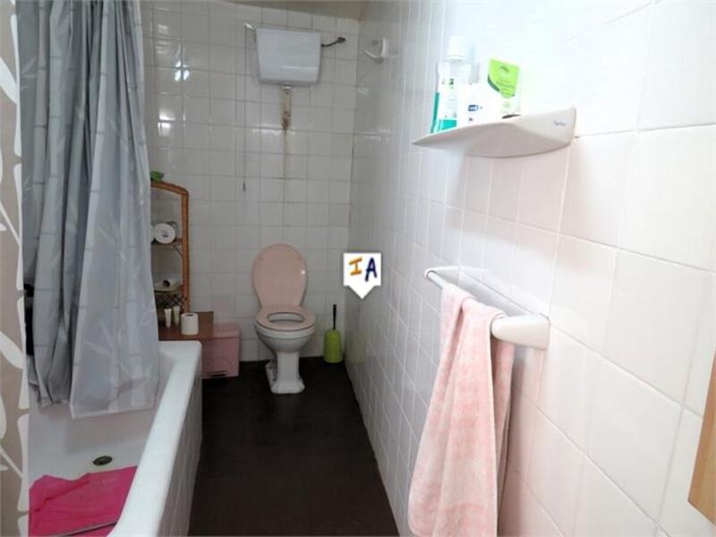 10 bedroom Townhouse for sale