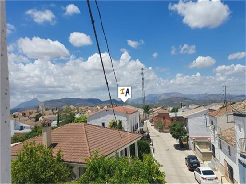 6 bedroom Townhouse for sale