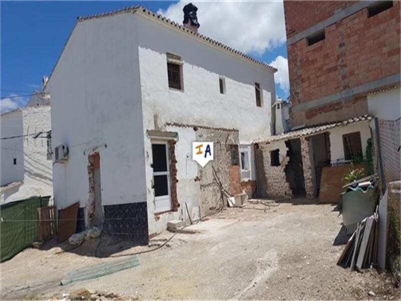 6 bedroom Townhouse for sale