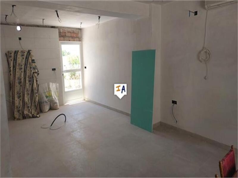 6 bedroom Townhouse for sale