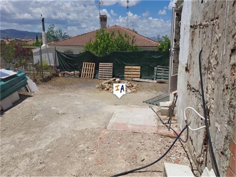 6 bedroom Townhouse for sale