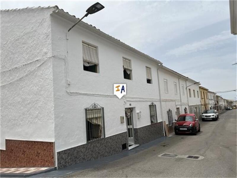 Gezinswoning Te koop in Castillo de Locubin, Jaén