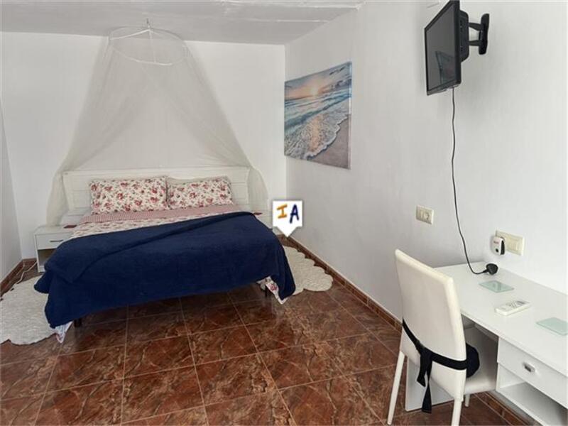 3 slaapkamer Gezinswoning Te koop